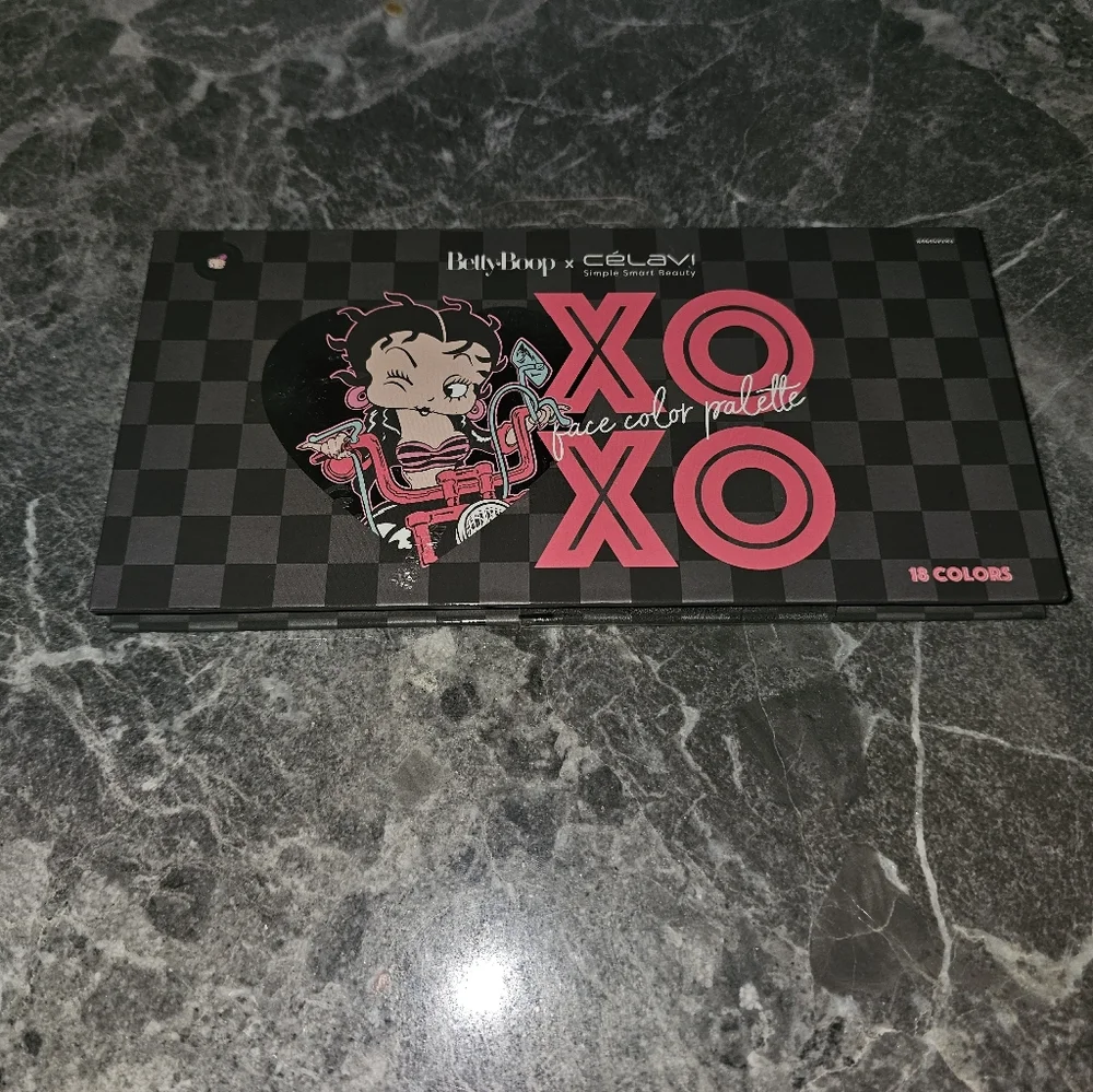 Betty Boop x Célavi XOXO Face Color Palette - 18 Shades NWT